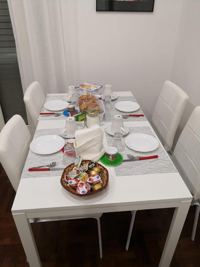 Heart Napoli Apartment Bagian luar foto